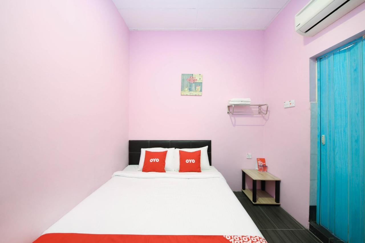 Oyo 1125 Ir Inn Hotel Скудай Екстер'єр фото