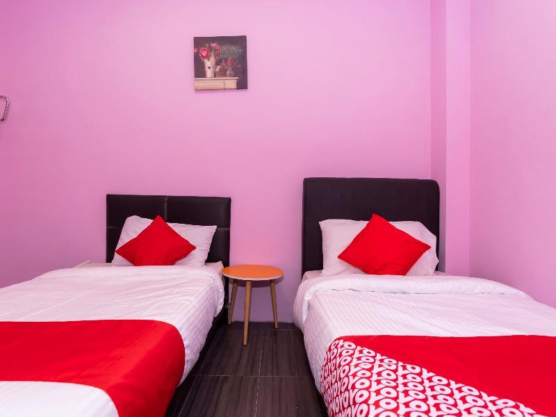 Oyo 1125 Ir Inn Hotel Скудай Екстер'єр фото