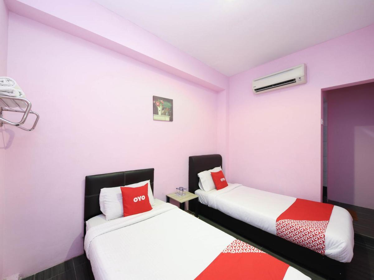 Oyo 1125 Ir Inn Hotel Скудай Екстер'єр фото